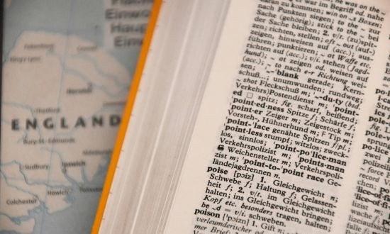 Universidade do Livro lança Oficina de Tradução Literária com foco em Prosa Breve e prática intensiva