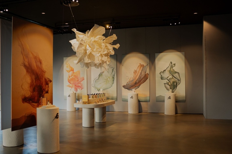 Exposição artística de L'Occitane en Provence. (Créditos: Divulgação)