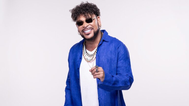 Jau celebra 40 anos de carreira em show especial na Concha Acústica do TCA